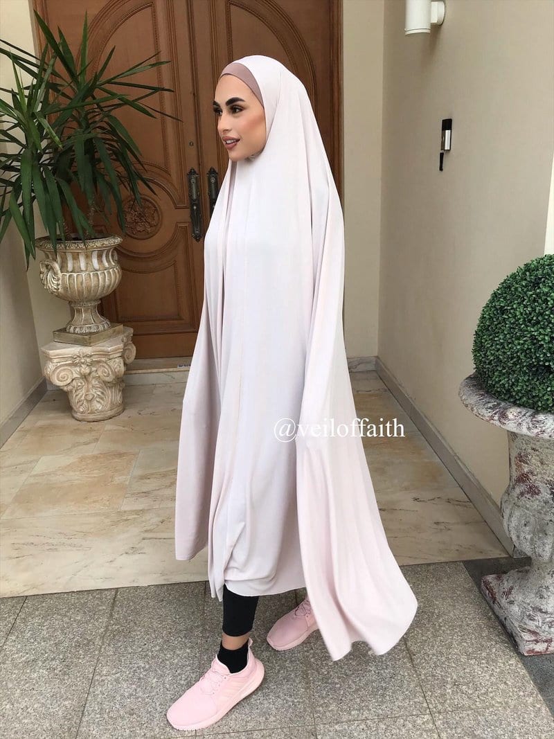 Most Beautiful Middle Eastern Outfits For Women To Wear