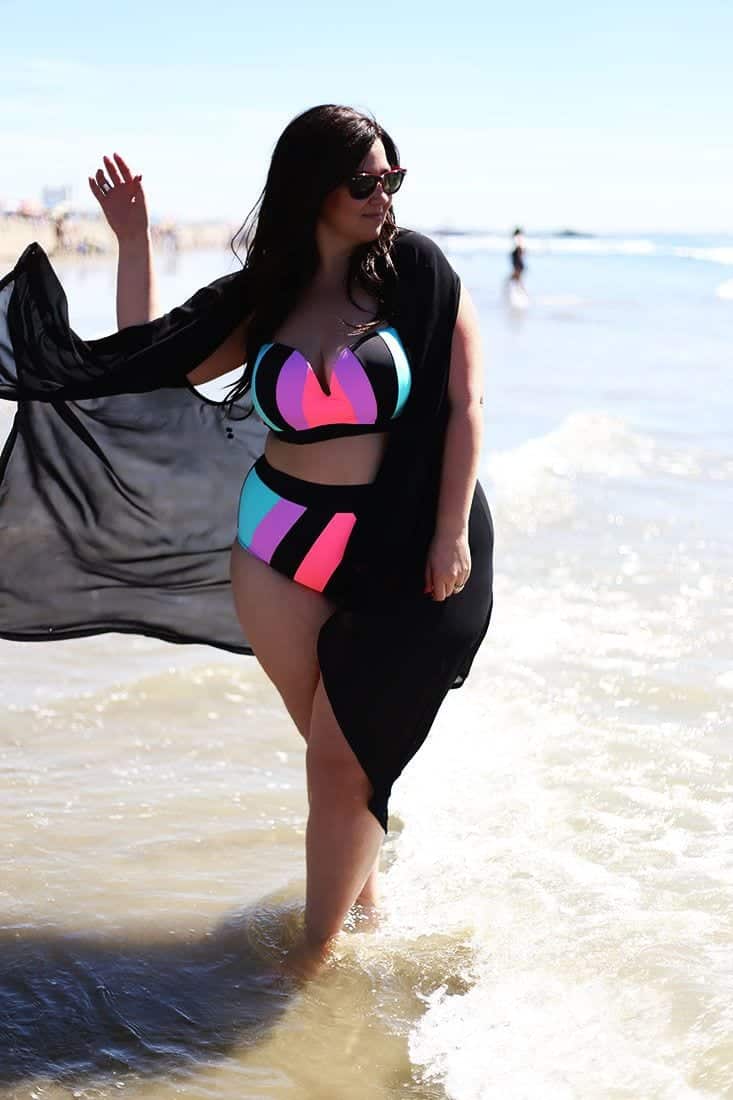 20 Gorgeous Beachwear Outfits For Plus Size Ladies This Year 