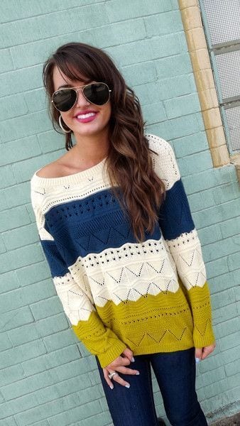 Stylish-Ways-to-Wear-an-over-sized-Sweater