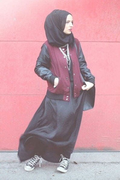 18 ways to wear sneakers with hijab outfit (10)