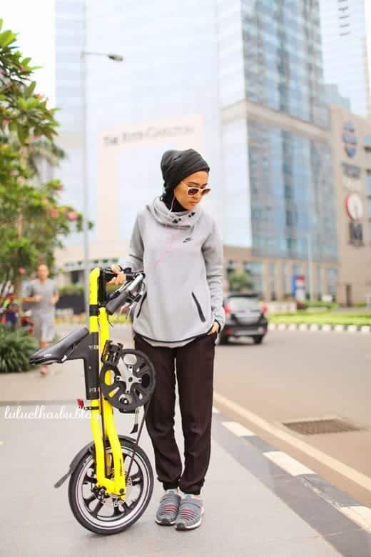 Sporty Look With Hijab 14 Modest Hijab Sports Outfits
