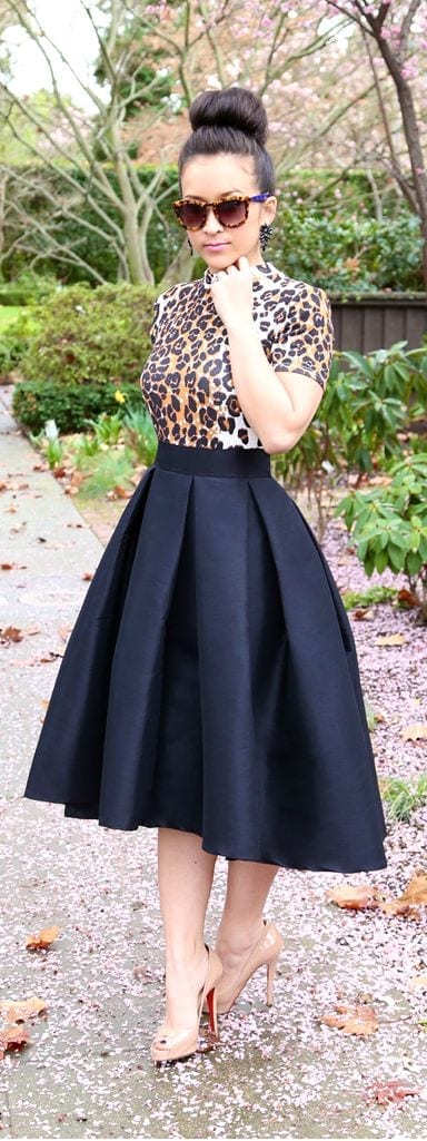 #8 - Classy Mid-length skirt outfit