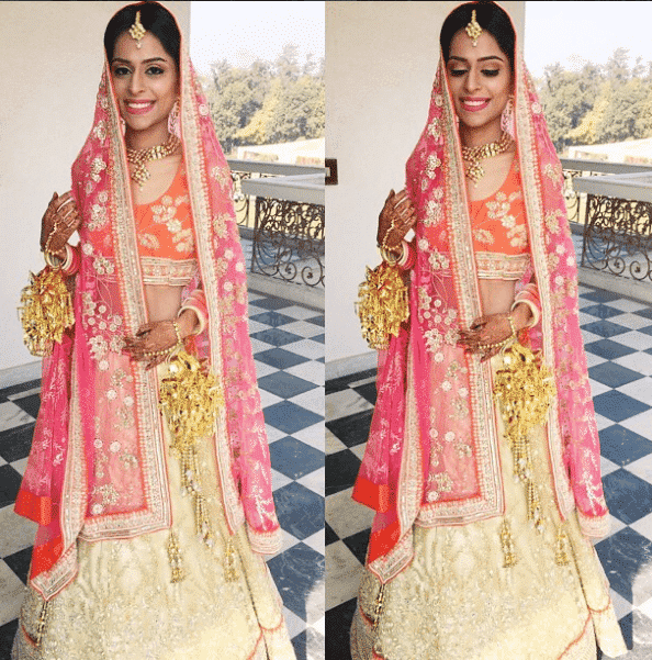 how to wear bridal lehenga dupatta (10)