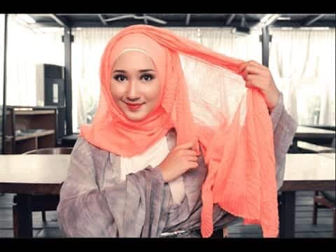 newest trends in Indonesia's hijab fashion (5)