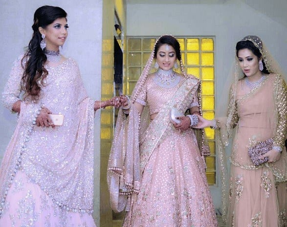 How to Wear Bridal Lehenga Dupatta