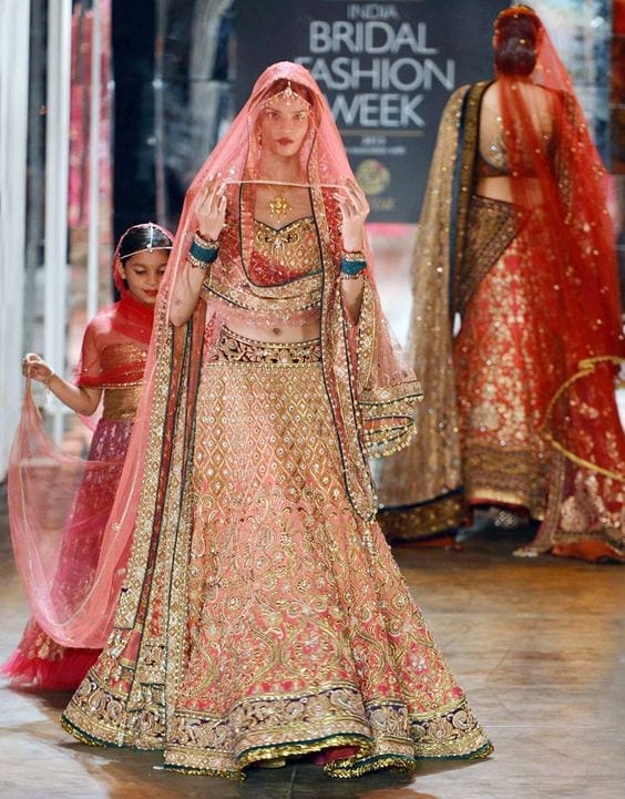 bridal lehenga dupatta