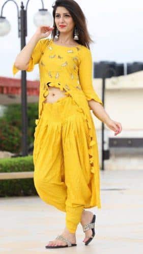 yellow wedding outfits ideas for haldi