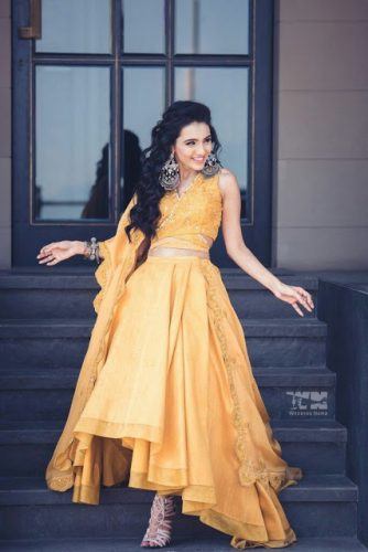 yellow wedding outfits ideas for haldi