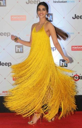 yellow wedding outfits ideas for haldi