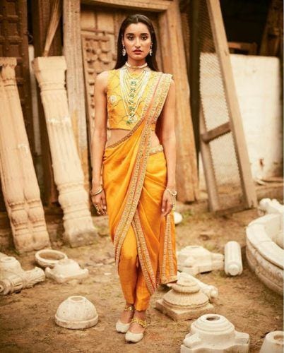 yellow wedding outfits ideas for haldi