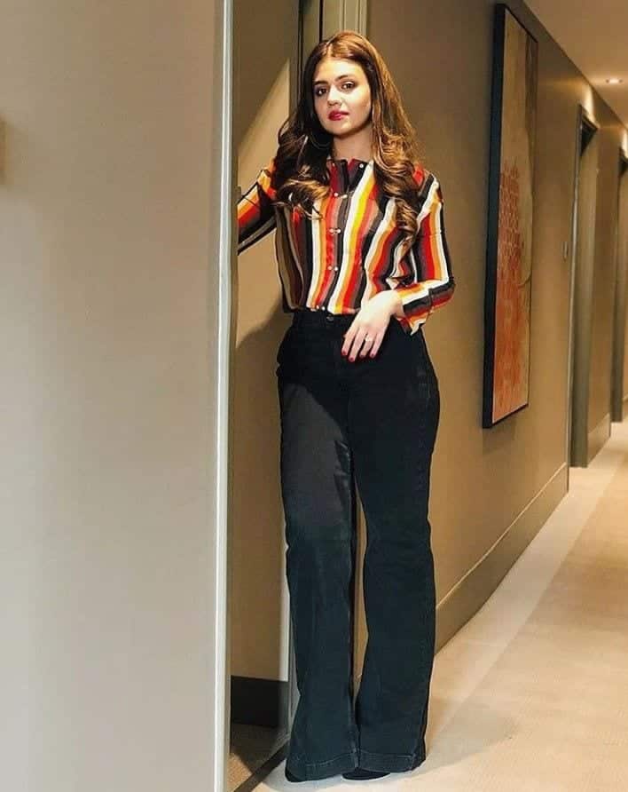 Pakistani Actresses Wearing High Waisted Pants