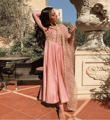 Iqra Aziz Outfits