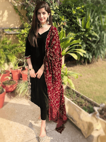 mawra hocane outfits