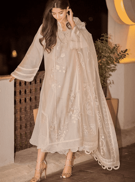 mawra hocane outfits