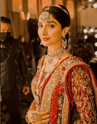 mawra hocane outfits