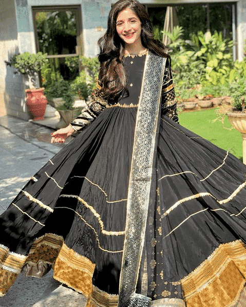 mawra hocane outfits