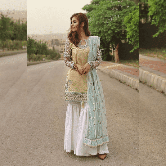 gharara outfits of pakistani celebrities