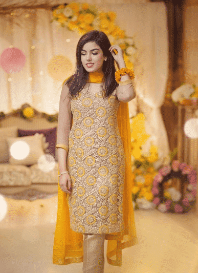 yellow outfits for wedding guest