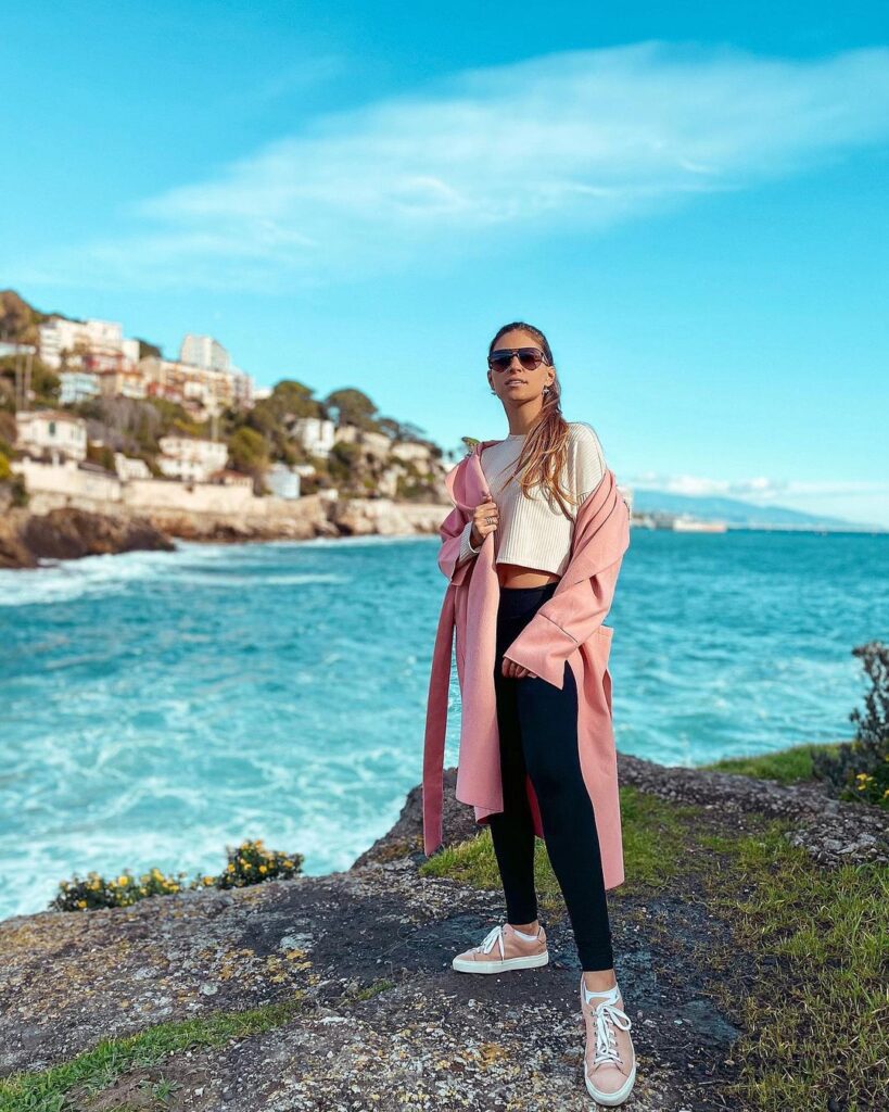 Outfit With Pink Sneakers