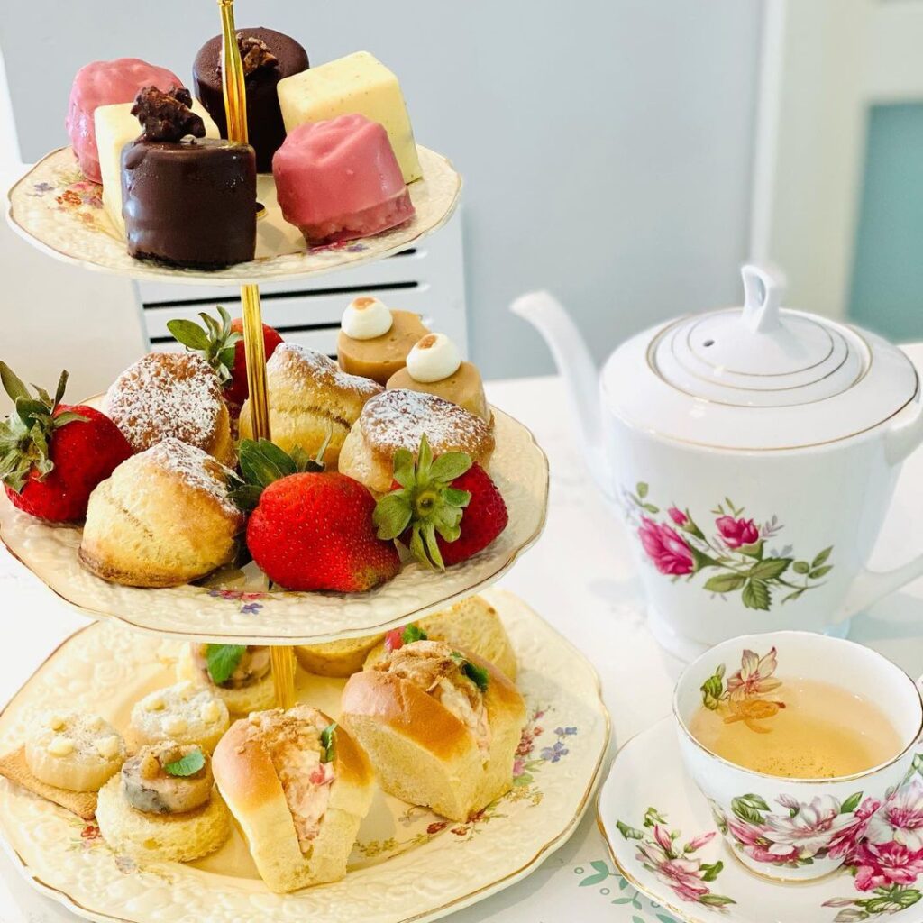 how to plan a vintage tea party